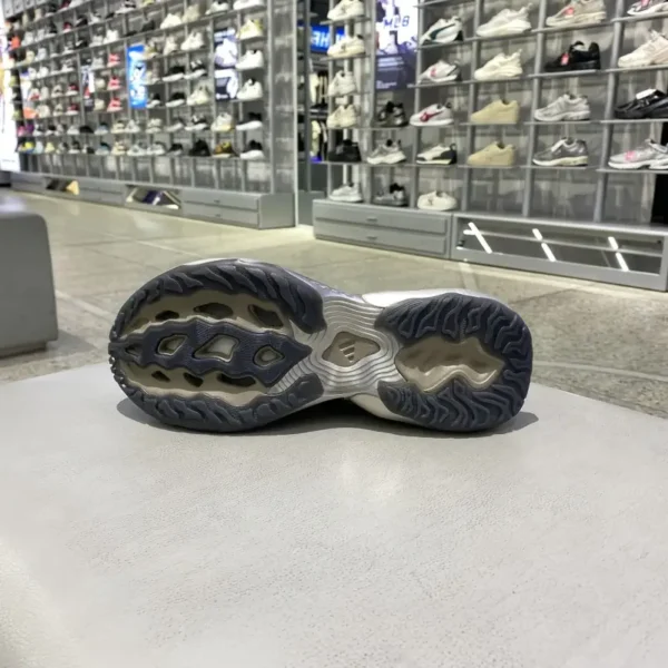 8bde6d42-e18a-4833-a003-4a705922614f.webp Adidas Women's CLIMACOOL VENTO 4.0 Running Sneakers